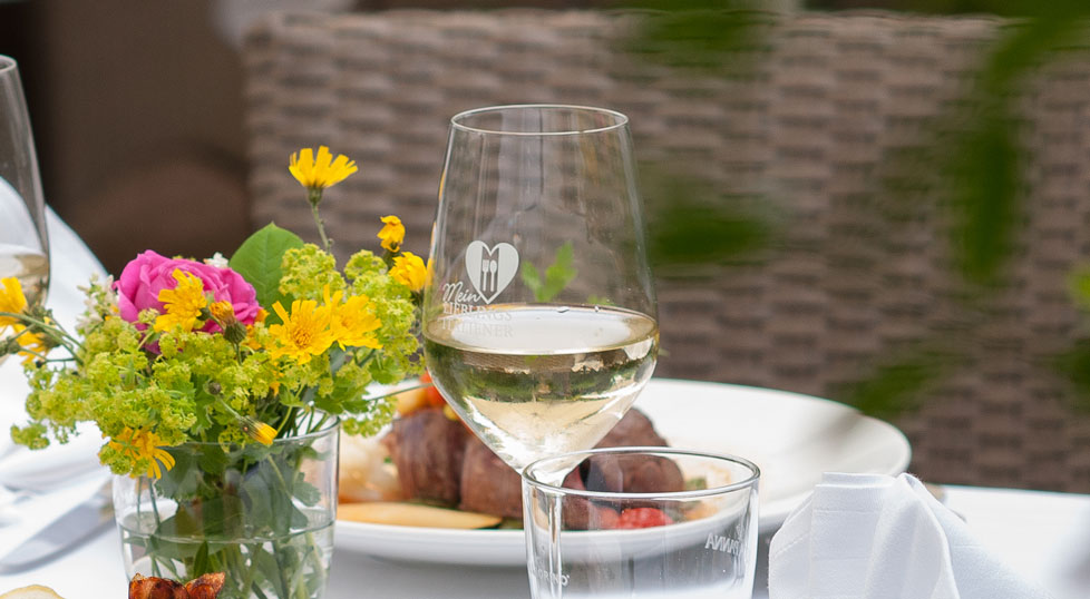 Der beste Wein zum Spargel? Fragen Sie unsere Someliers
